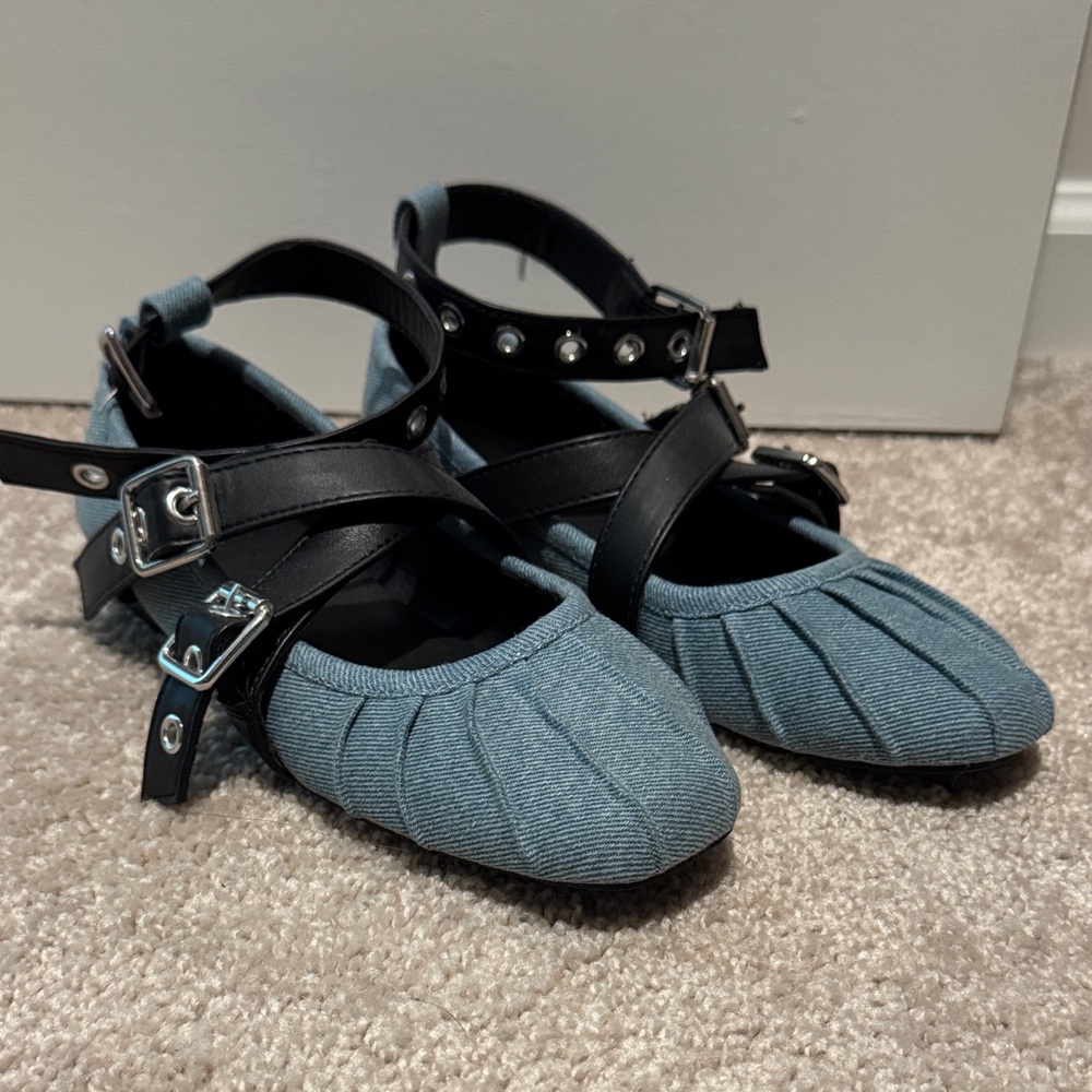 Forever 21 Kids Dress Shoes with Black Straps